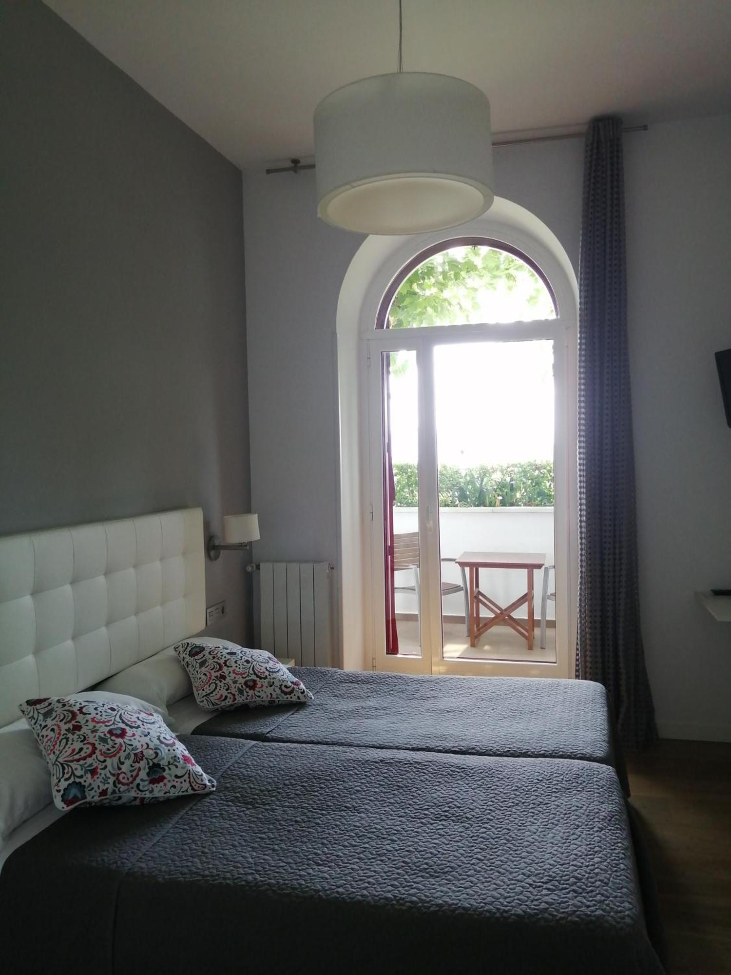 Hotel Cr Luarri à Saint-Sébastien Extérieur photo